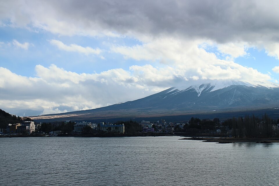 河口湖から見た富士山