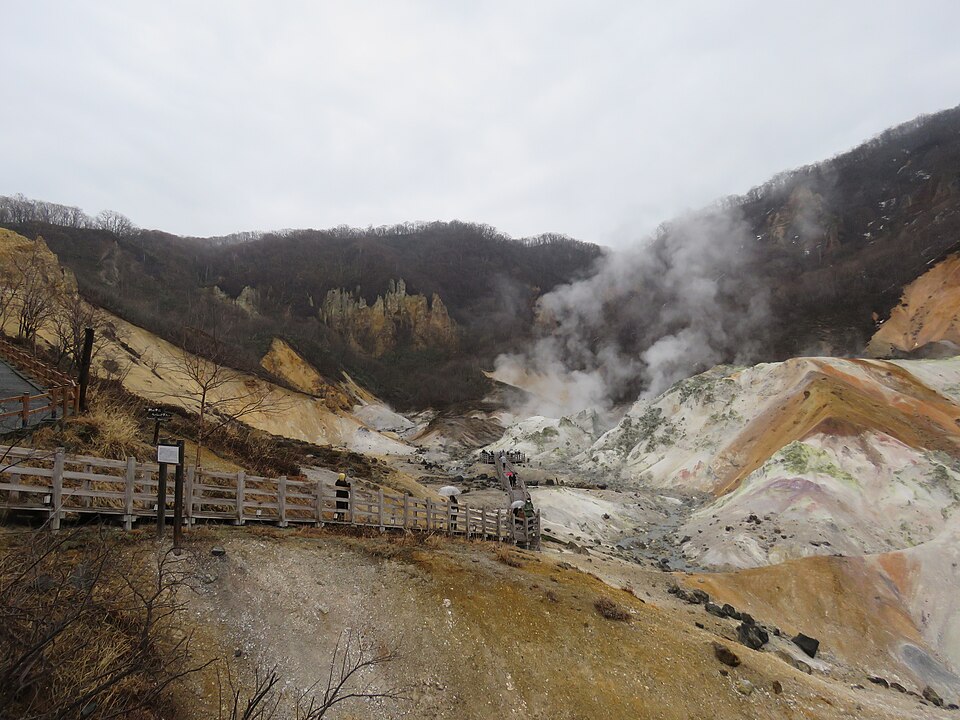北海道の登別温泉・地獄谷