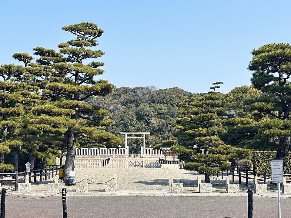堺市・大仙古墳（仁徳天皇陵古墳）の拝所